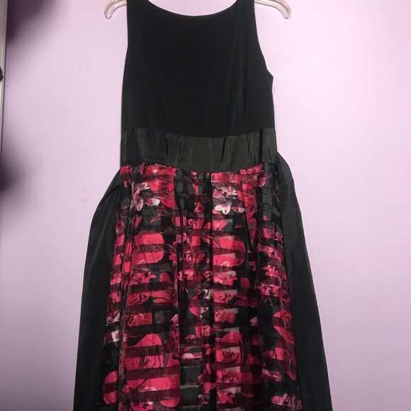 SLNY Fashion New York red floral dress - Picture 2 of 4